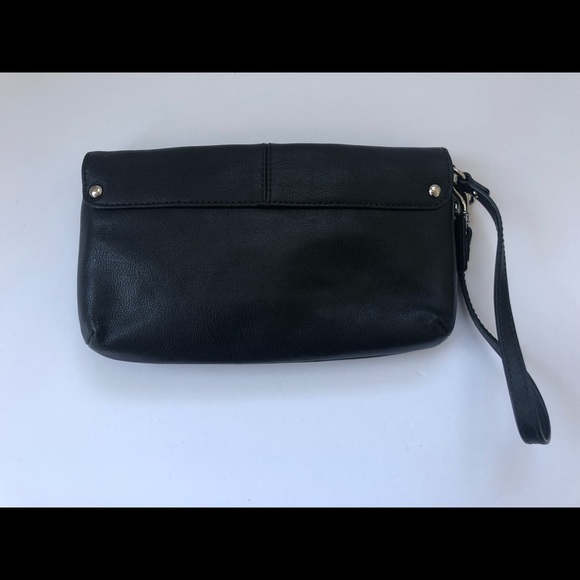 Coach clutch/wristlet - Picture 2 of 5